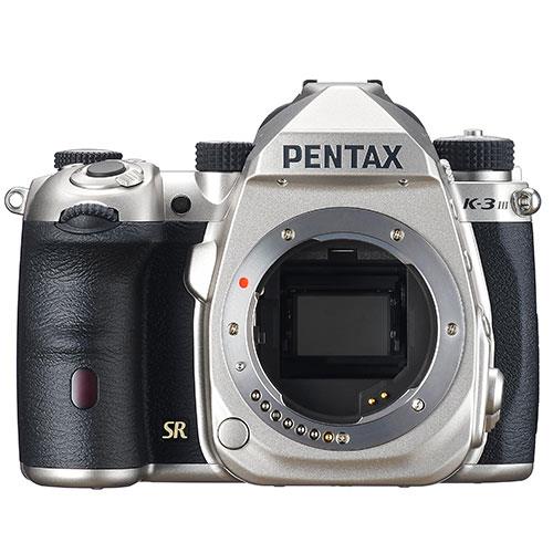 دوربین Pentax K-3 Mark III با بدنه نقره‌ای